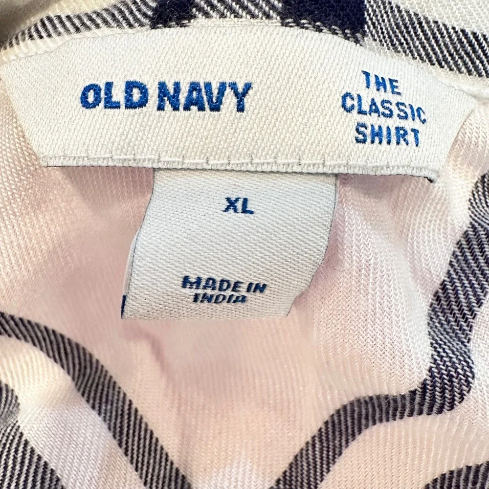 Old Navy The Classic Shirt Womens XL White Navy Plaid Rayon Button Down Long Slv
